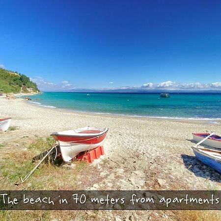 Afitos Beach Apartments ภายนอก รูปภาพ